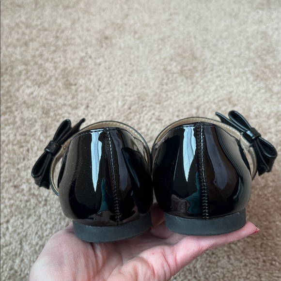 Olivia & Kate Patent Bow Flats - Picture 5 of 7